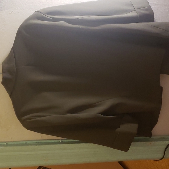 Suits - Picture 2 of 2